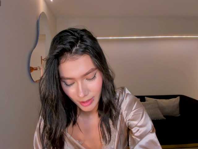 NiaSalvatore's BongaCams show and profile