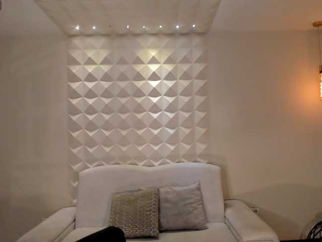 NiaSalvatore's BongaCams show and profile