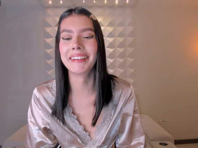 NiaSalvatore's BongaCams show and profile