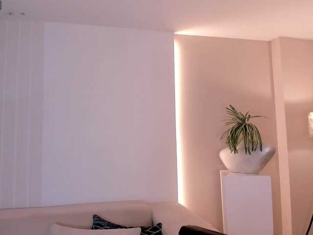 NiaSalvatore's BongaCams show and profile