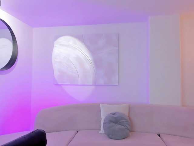 NiaSalvatore's BongaCams show and profile