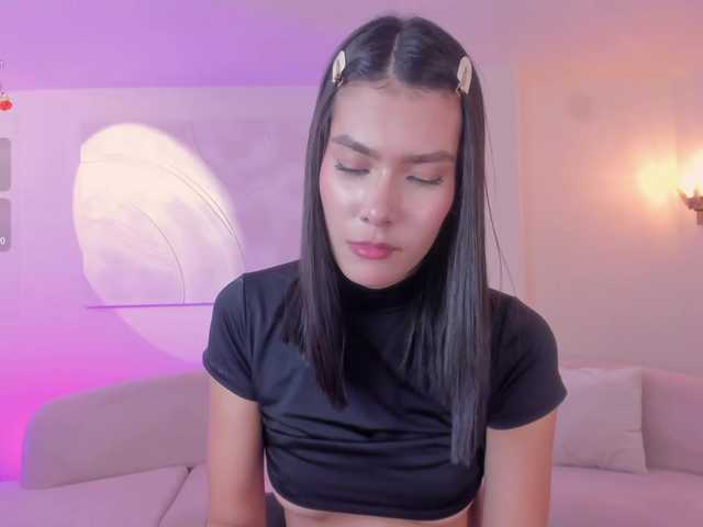 NiaSalvatore's BongaCams show and profile