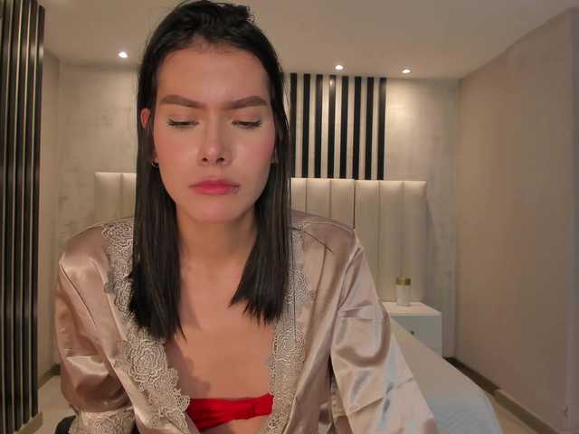 NiaSalvatore's BongaCams show and profile