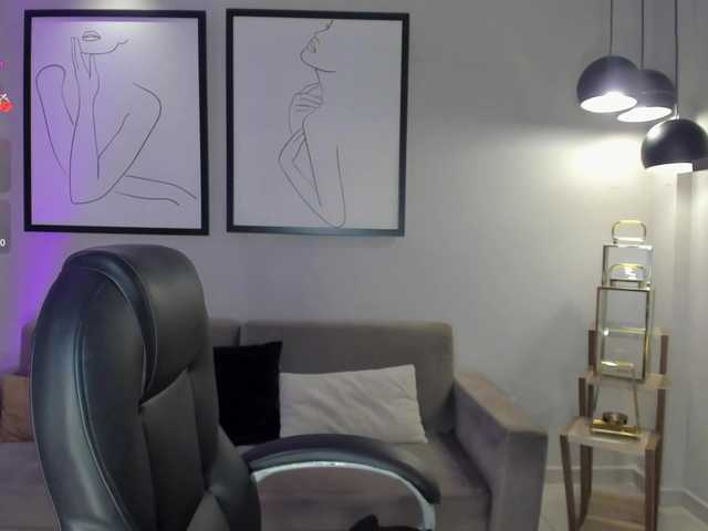 NiaSalvatore's BongaCams show and profile