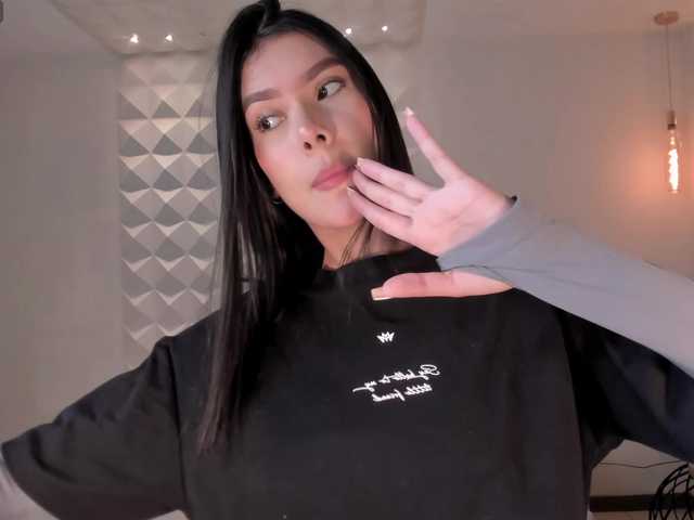 NiaSalvatore's BongaCams show and profile