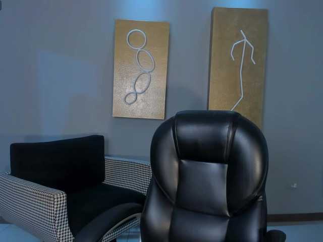 NiaSalvatore's BongaCams show and profile