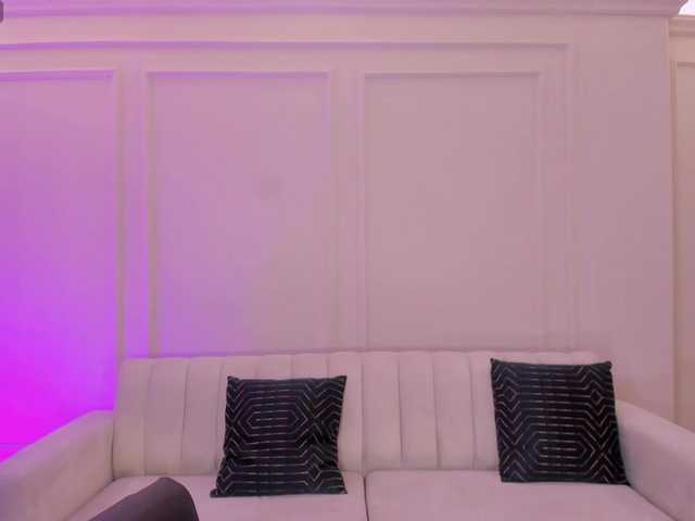 NiaSalvatore's BongaCams show and profile