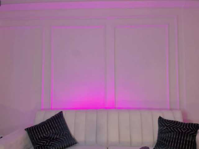 NiaSalvatore's BongaCams show and profile