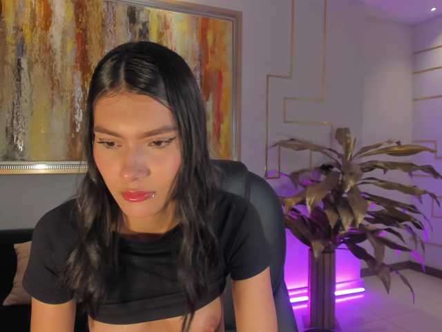 NiaSalvatore's BongaCams show and profile