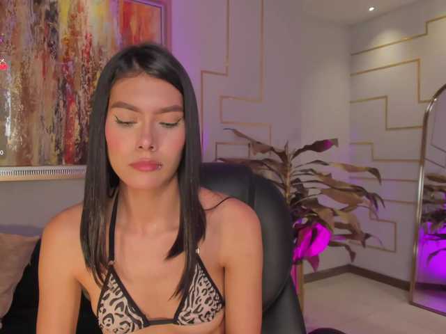 NiaSalvatore's BongaCams show and profile