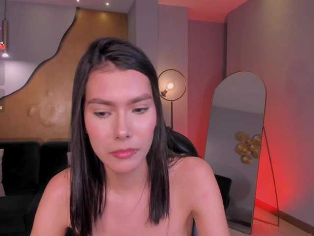 NiaSalvatore's BongaCams show and profile