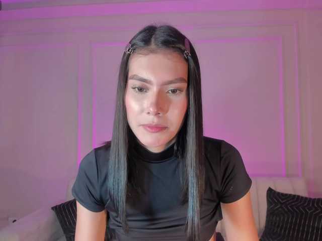 NiaSalvatore's BongaCams show and profile