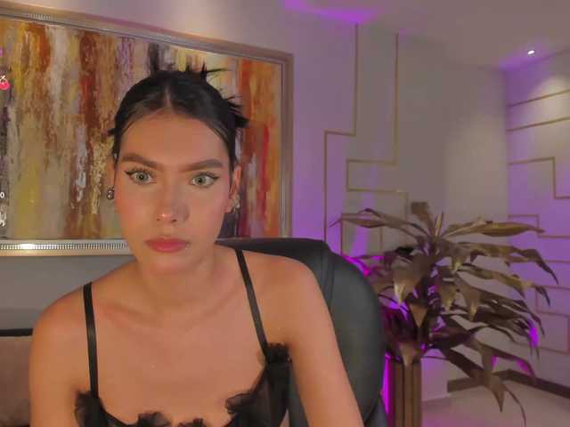 NiaSalvatore's BongaCams show and profile