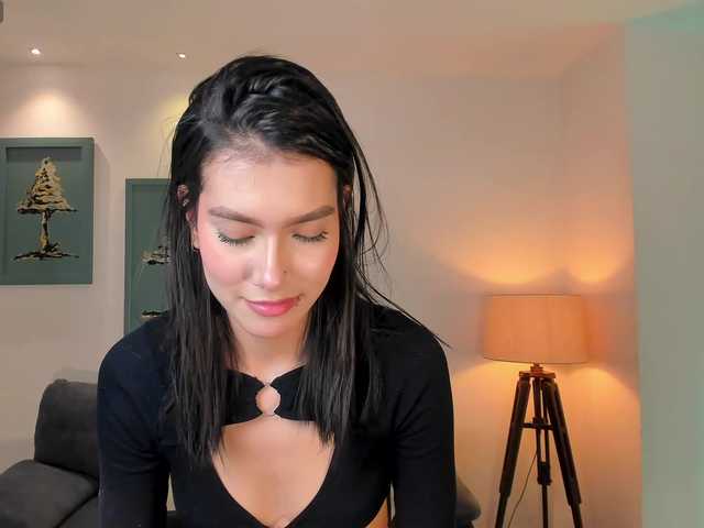 NiaSalvatore's BongaCams show and profile