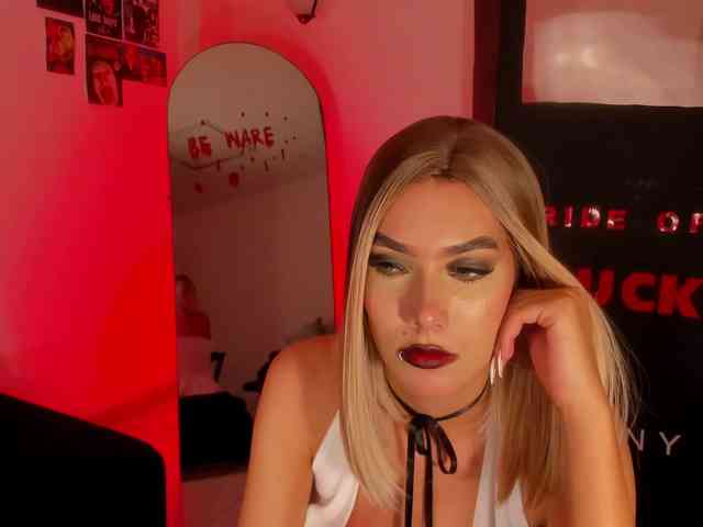 NiaSalvatore webcam