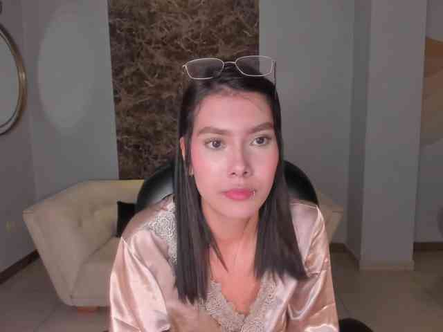 adult cam NiaSalvatore