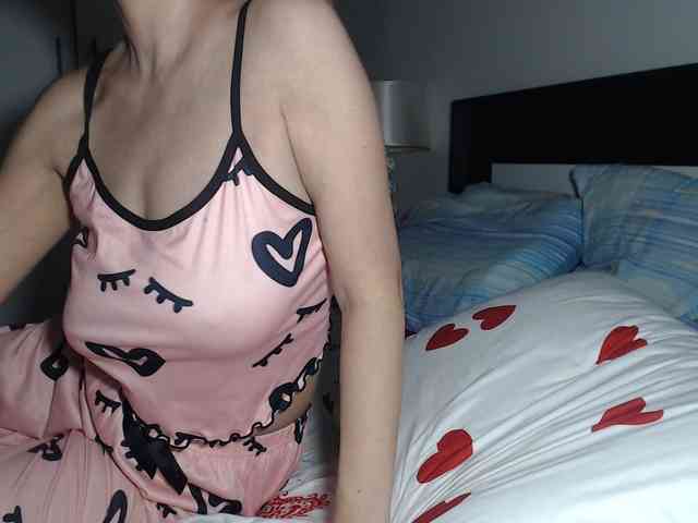 DanielleReys webcam