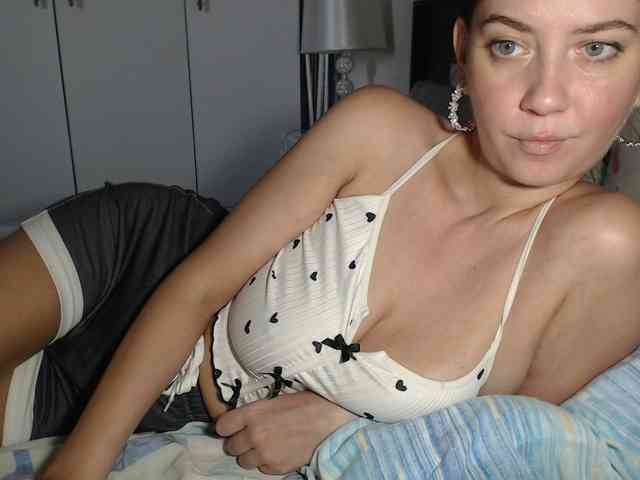 DanielleReys webcam