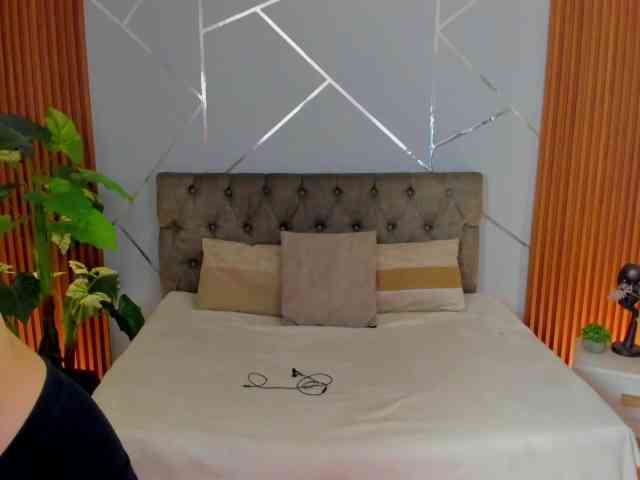 SaraandSofi02 webcam