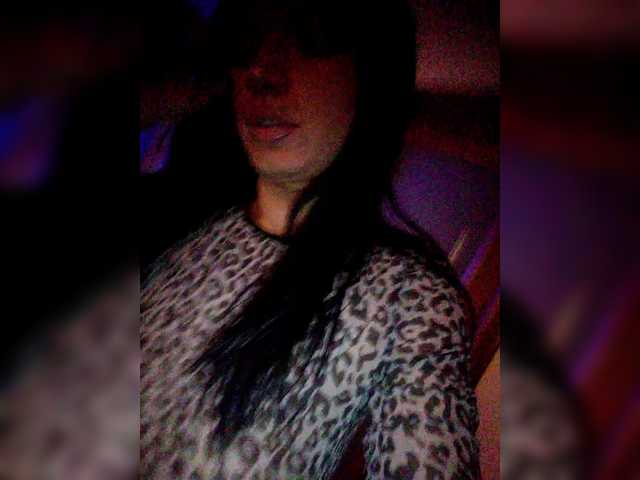 Laylay13's BongaCams show and profile