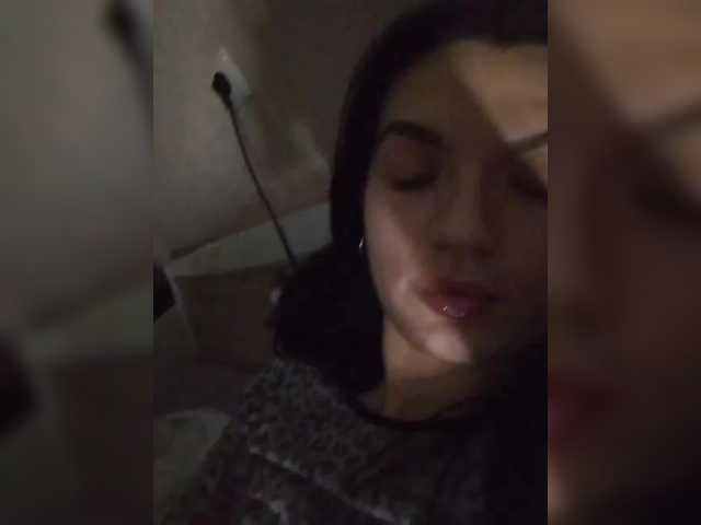 Laylay13's BongaCams show and profile