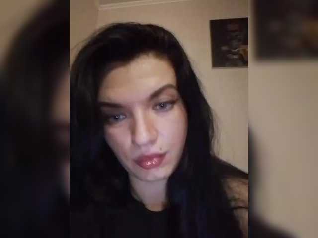 Laylay13's BongaCams show and profile
