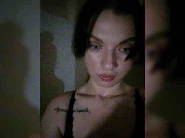 Laylay13 webcam