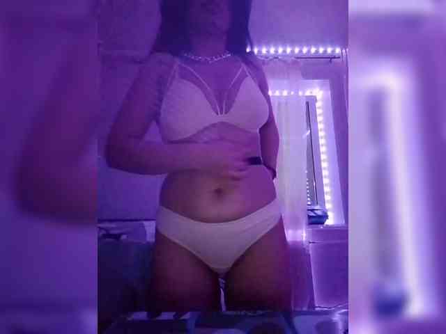 Laylay13 Live Webcam on {site_name}