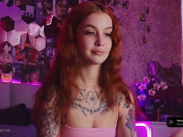 le modèle LisLy est en webcam porno dans un show sur le site bongacams, il possède les tags suivants: White/Caucasian,Redhead,Shaved