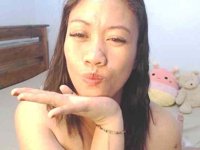 lhixyhorny Live Webcam on BongaCams