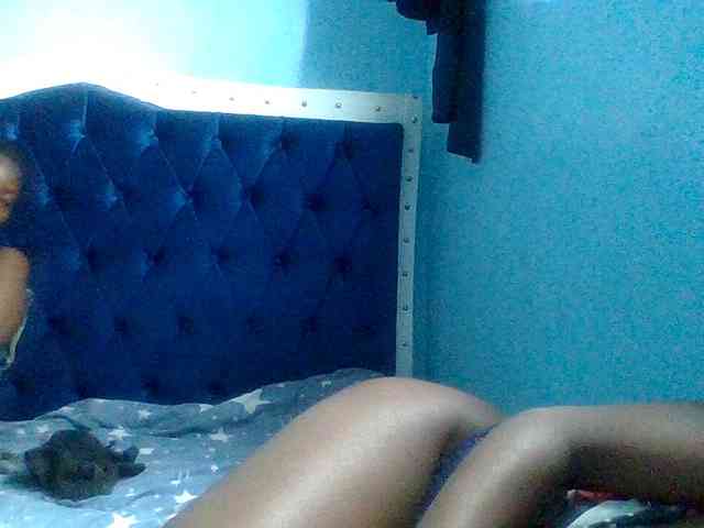 LilyAva2 webcam