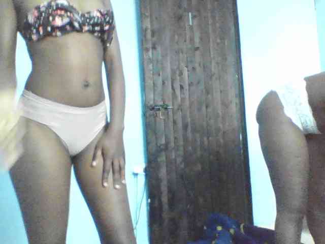 LilyAva2 webcam