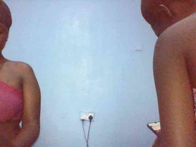 LilyAva2 webcam