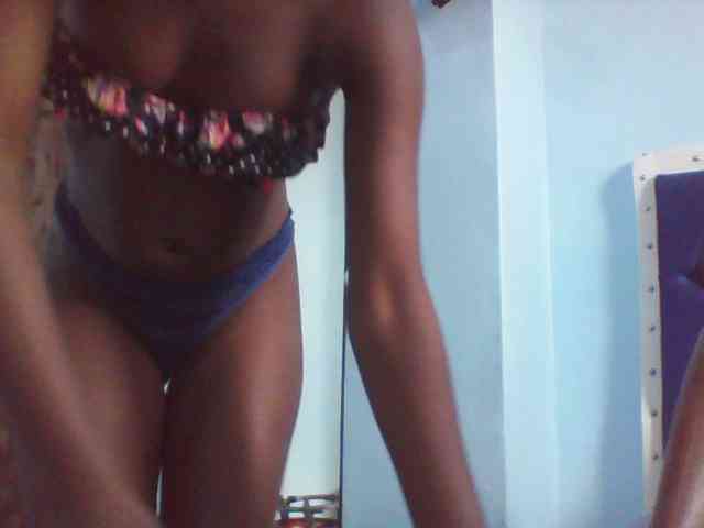 LilyAva2 webcam