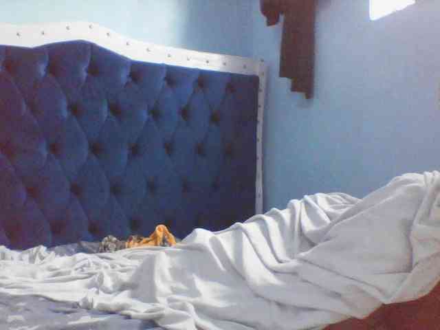 LilyAva2 webcam