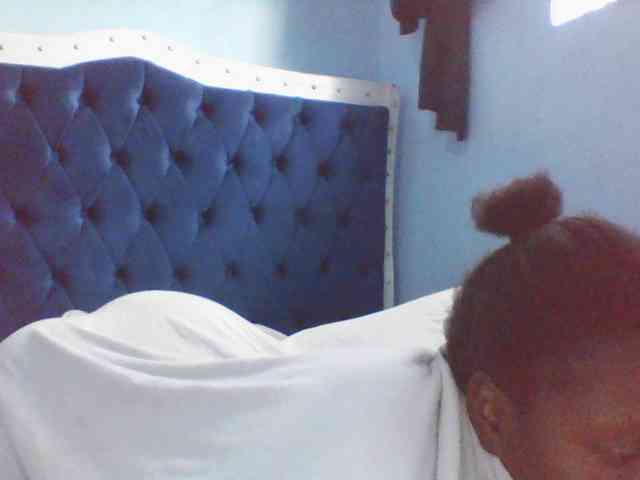 LilyAva2 webcam