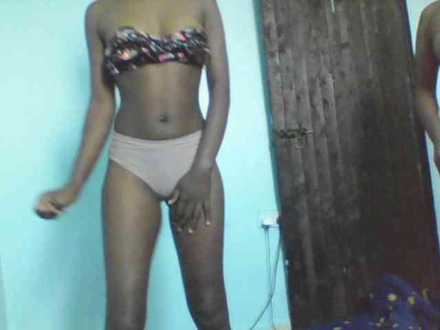 LilyAva2 webcam