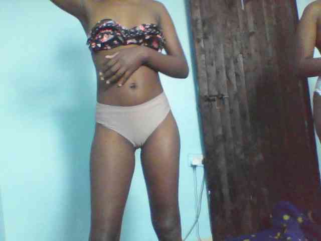 LilyAva2 webcam