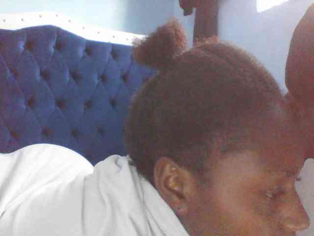 LilyAva2 webcam
