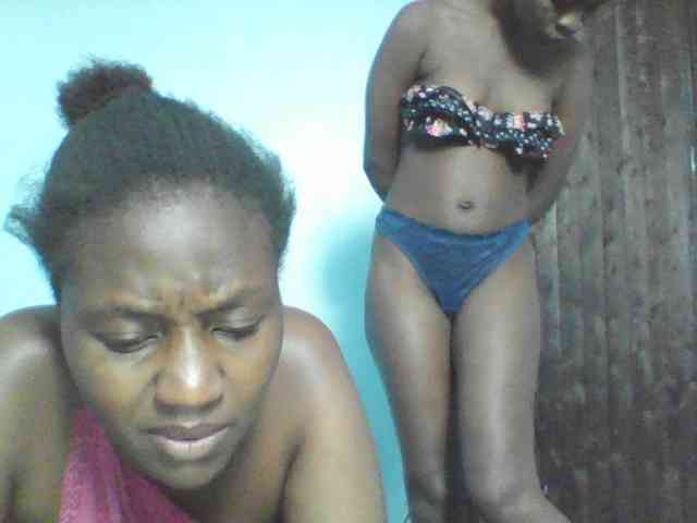 LilyAva2 webcam