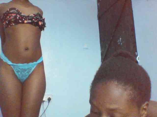 LilyAva2 webcam