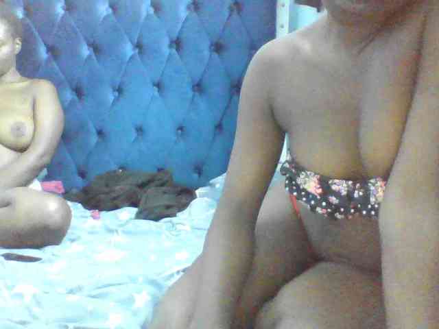LilyAva2 webcam