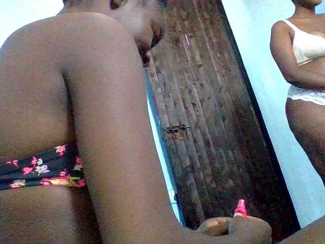 LilyAva2 webcam