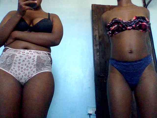 LilyAva2 webcam