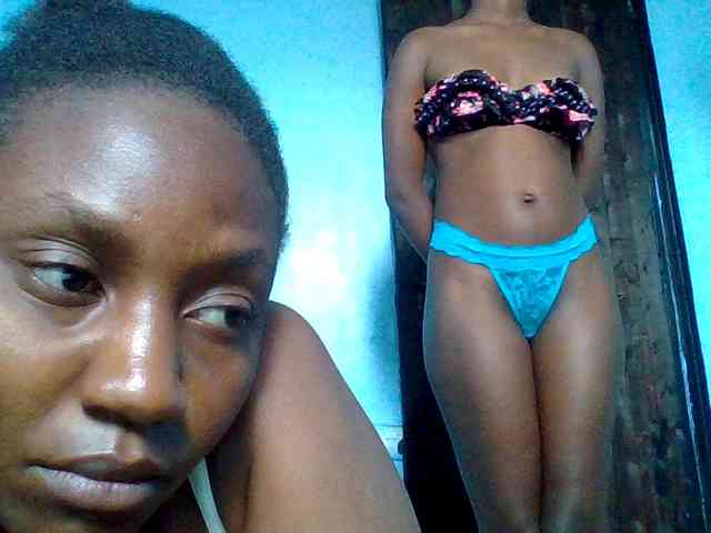 LilyAva2 webcam