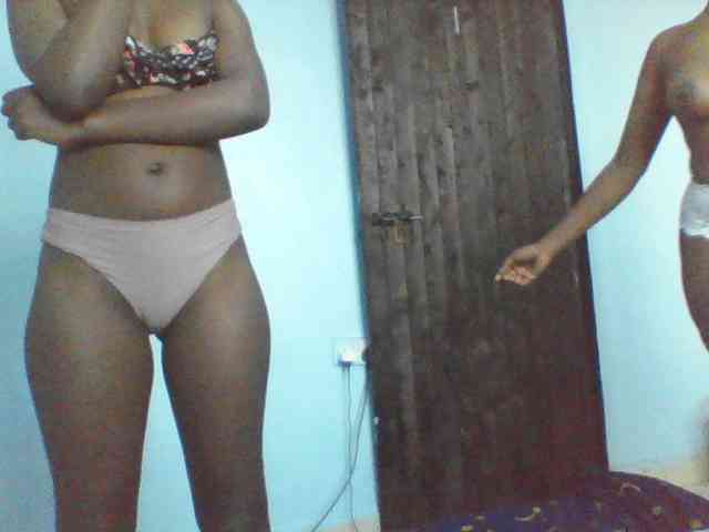 LilyAva2 webcam