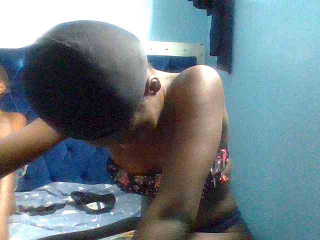 LilyAva2 webcam