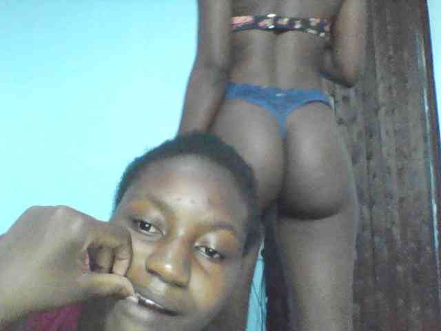 LilyAva2 webcam