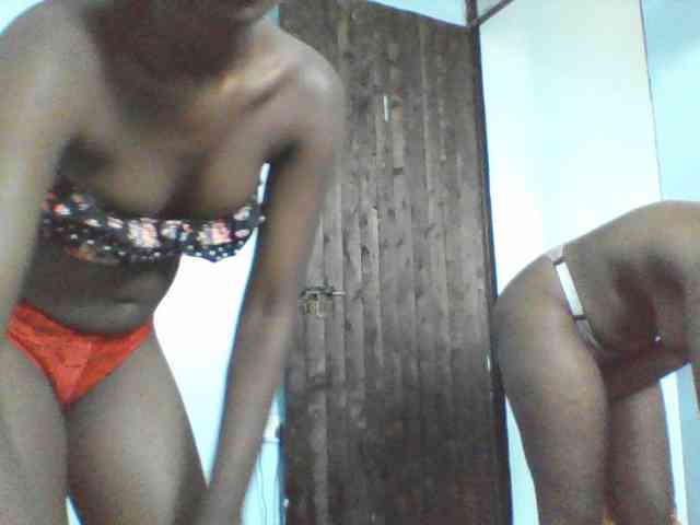 LilyAva2 webcam