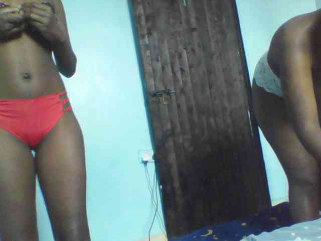 LilyAva2 webcam